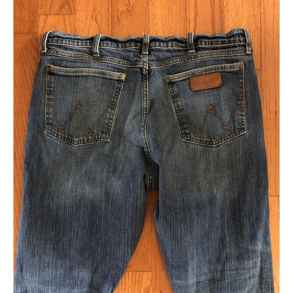 WRT20JH Wrangler Men's Retro Relaxed Boot Cut Jean - Jackson Hole 38x32 Measured